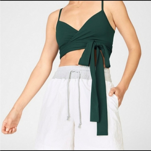 NEW Fabletics Nola Low-Impact Sports Bra Green size Small - Picture 10 of 10